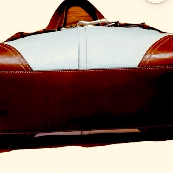 Coach Hampton White & Brown Leather Bag - Picture 2 of 7